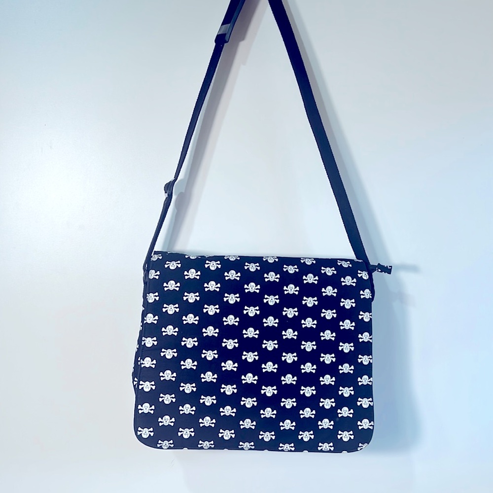 SKILL PRINTED CARRY ON LAPTOP BABY SHOULDER BAG IN BLACK AND WHITE